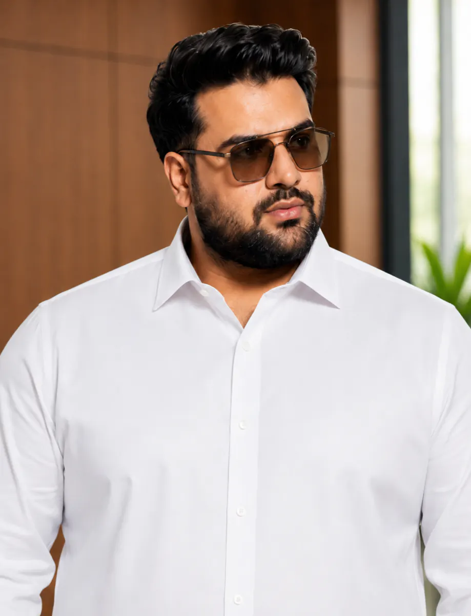 OutfitPlus XXXL Formal Button-Down Shirt, close-up of the collar and fit detail