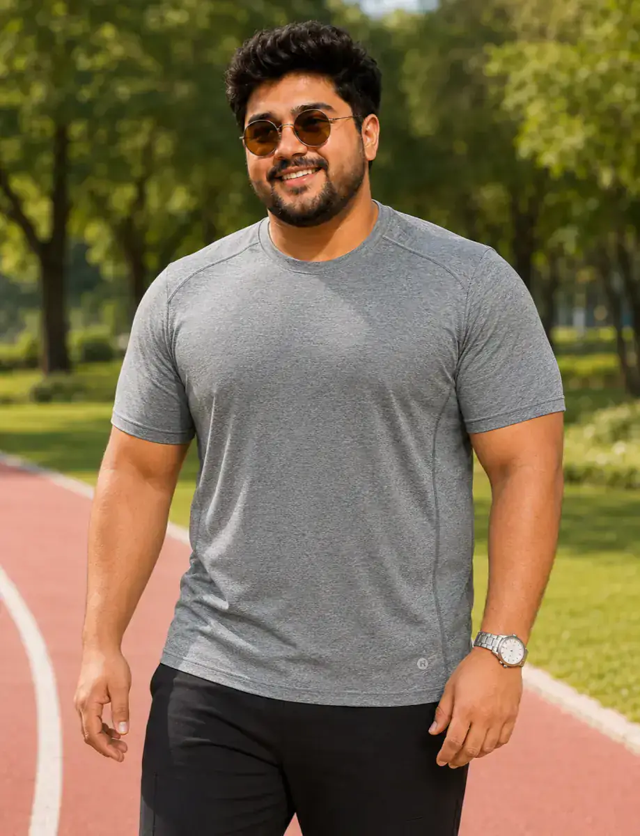 OutfitPlus XXXL Sport Active T-Shirt, close-up of the fabric texture